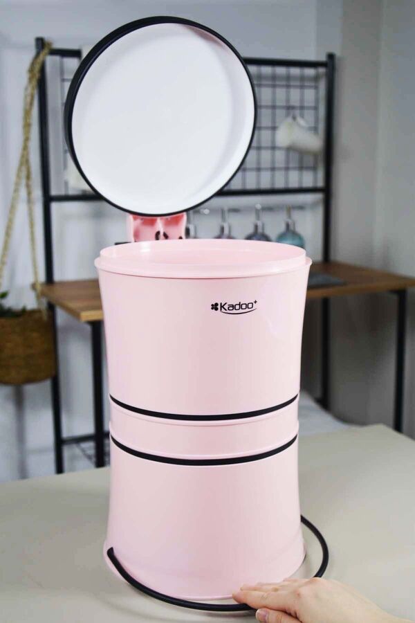 Pembe Plastik Çöp Kovası