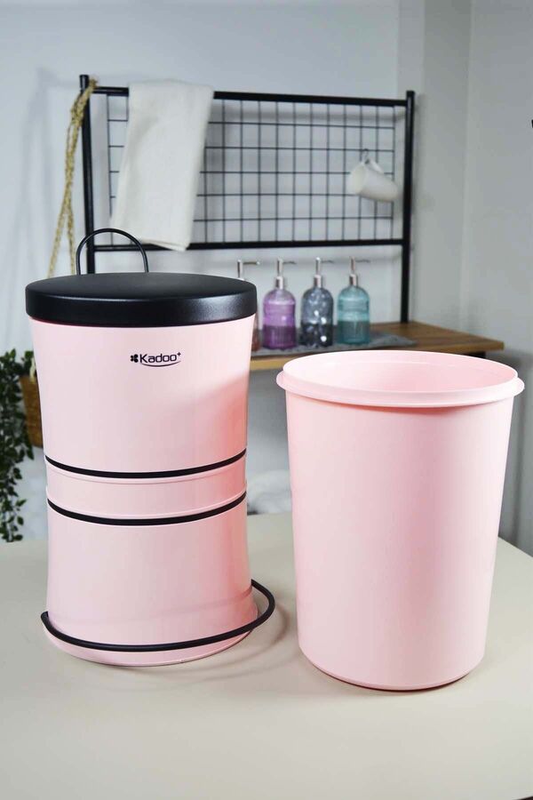 Pembe Plastik Çöp Kovası